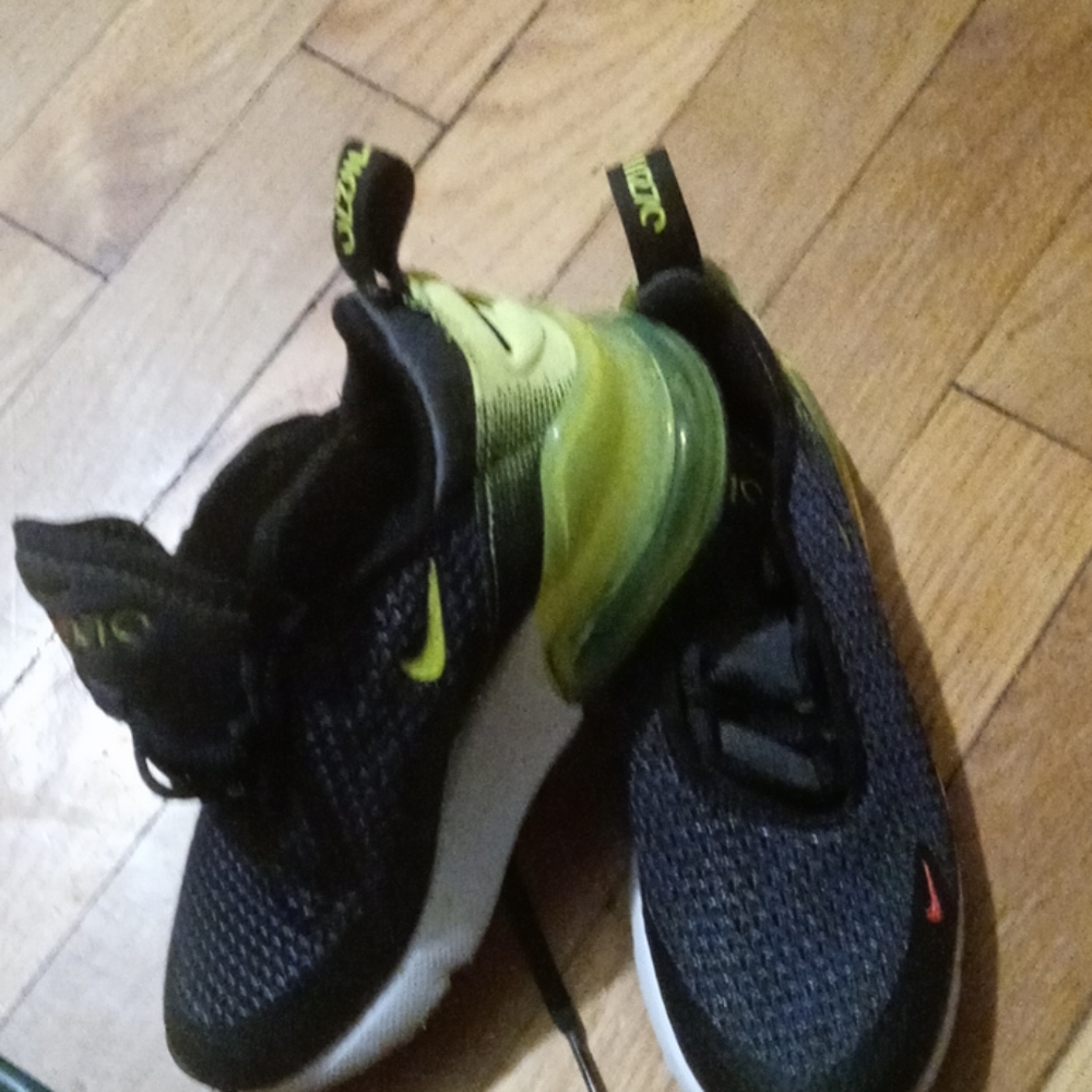 Shoes - Picture 4 of 4